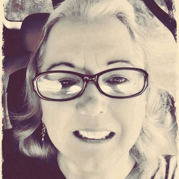 Meet your Posher, Debriana - Picture 1 of 1